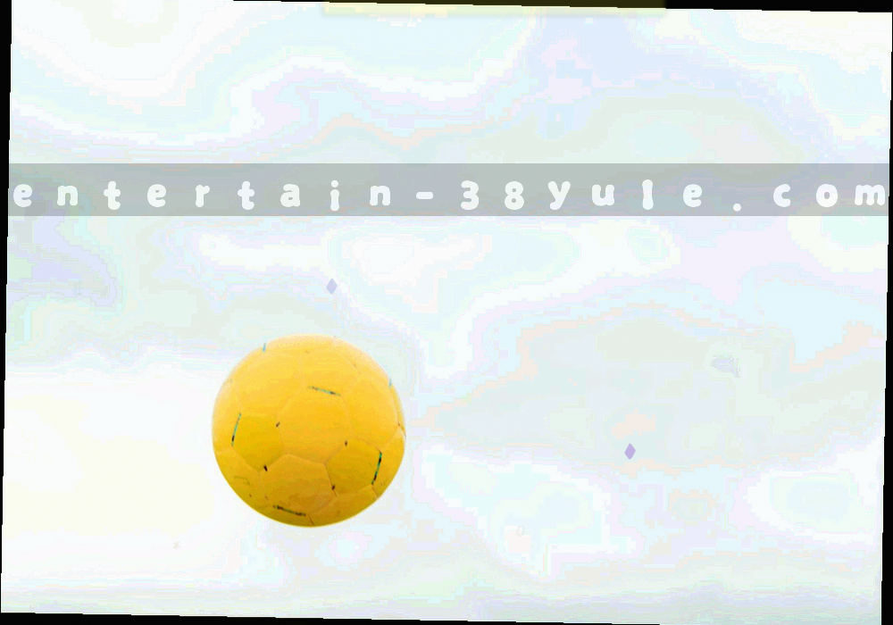 圆形刻度盘与指针的抽象图形，刻度均分且不含文字